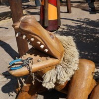 Holzlöwe auf dem Wasserspielplatz