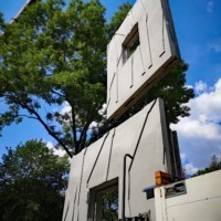 Anlieferung der Bauteile für das Flamingohaus
