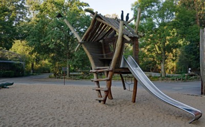 Rutschturm auf dem Spielplatz beim Känguru-Stop (Foto: Zoo Dresden (Christin Berndt)) Rutschturm auf dem Spielplatz beim Känguru-Stop
