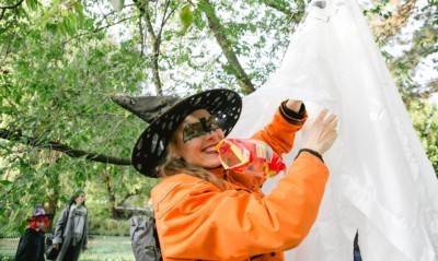 Verkleideter Zooscout zur Halloween-Feier (Foto: Anke Wolten-Thom) Verkleideter Zooscout zur Halloween-Feier